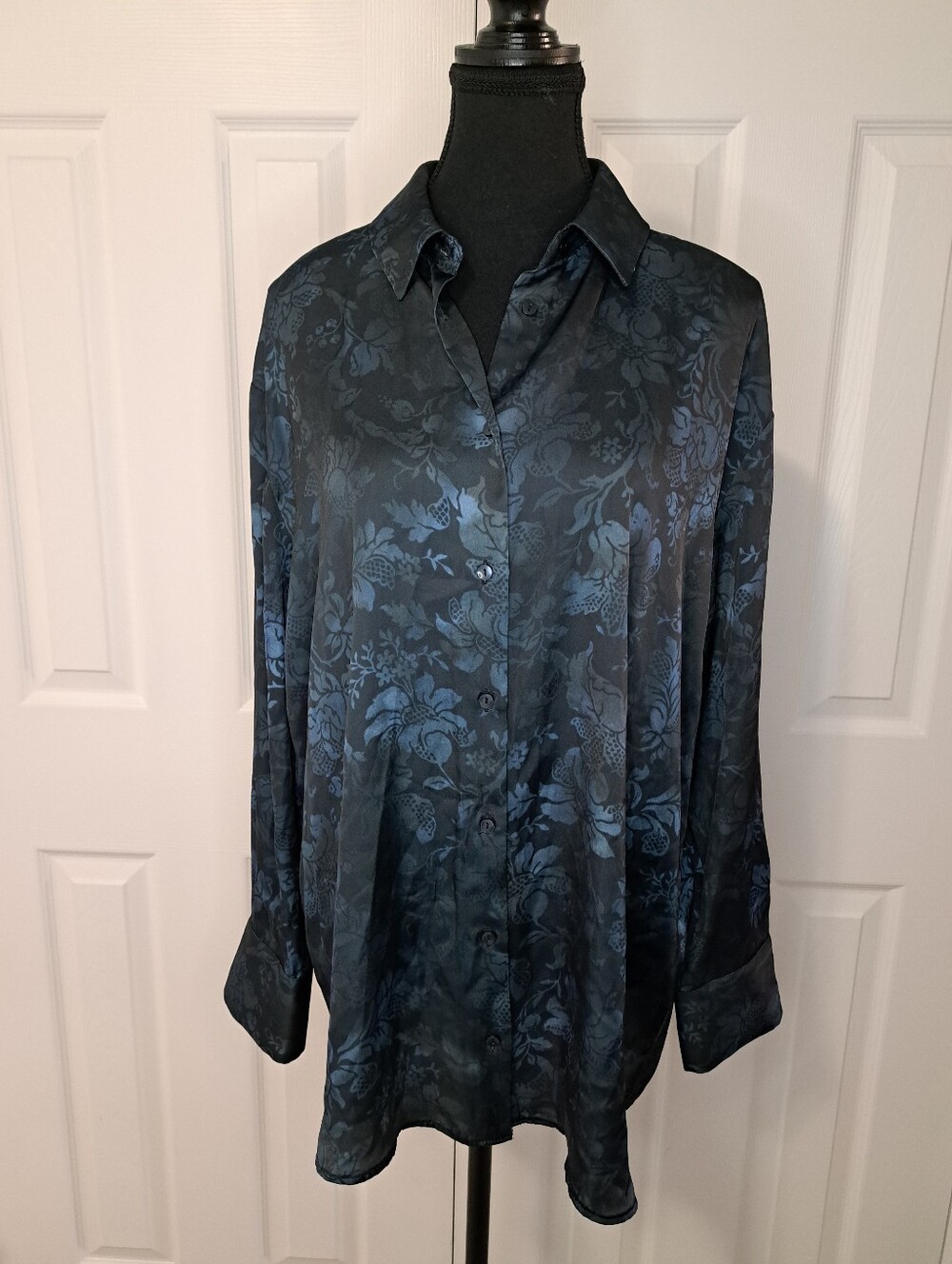 Primark Blue Floral Button-Up Blouse Size Medium Tunic Relaxed Flowy Boho Office